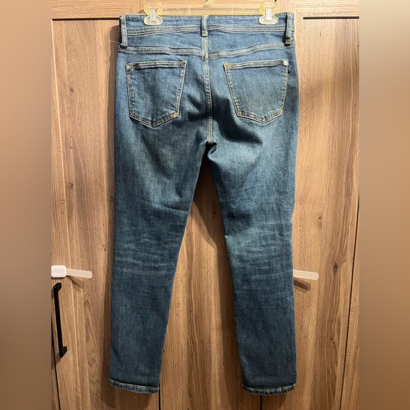 Anthropologie Pilcro Jeans Womens Sz 27 Slim Boyfriend Med Wash Distressed Crop - Picture 2 of 7